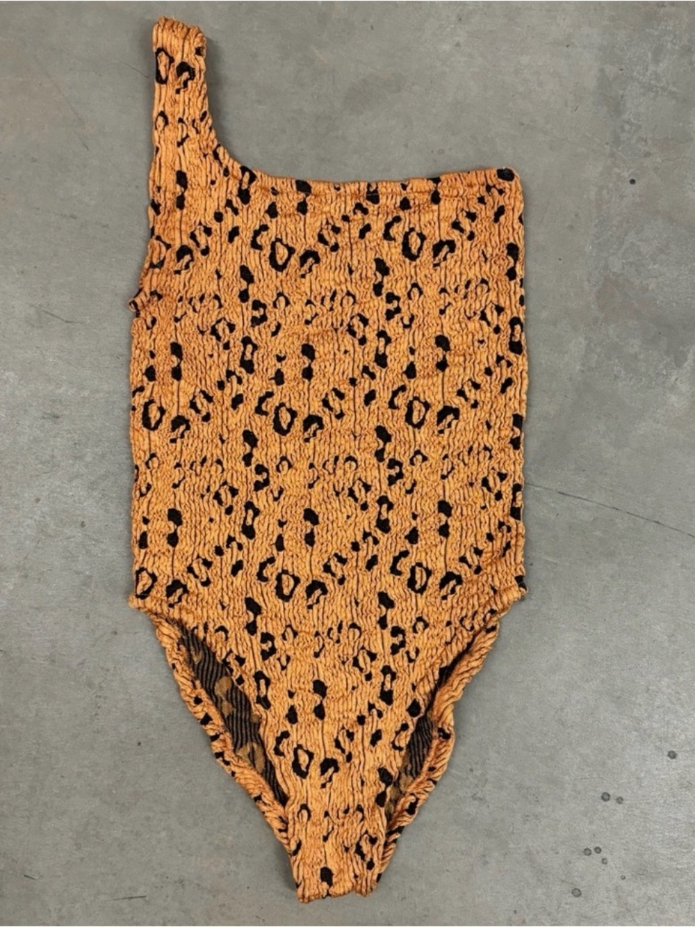 HUNZA G NANCY ONE-SHOULDER LEOPARD PRINT SWIMSUIT IN ORANGE - Picture 3 of 5